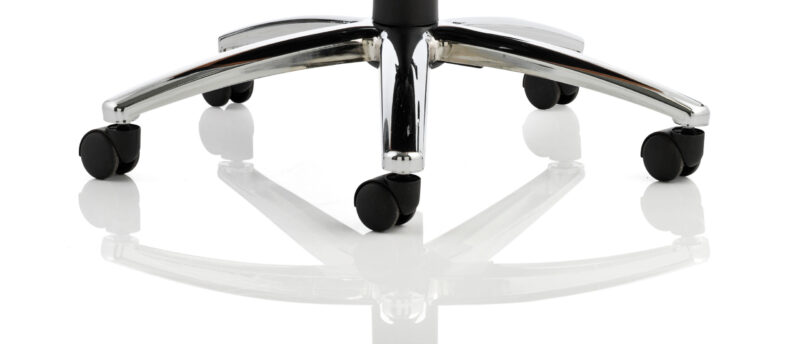 Classic Executive Office Chair with Arms - Image 4